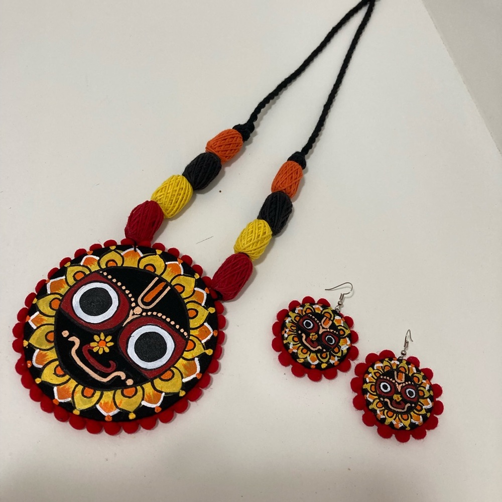 Necklace and earrings set